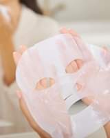 Read more about the article A HUG IN A MASK. The ultimate S.O.S treatment for skin in need of hydration – Ul…