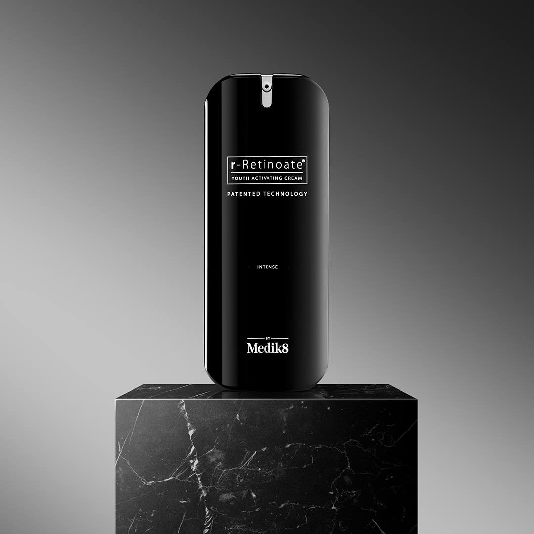 A MASTERPIECE OF SIMPLICITY. NEW r-Retinoate Intense, the most powerful anti-age...